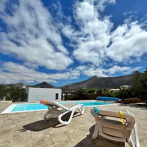 Casa Marisa With Heated Pool & Garden Tindaya