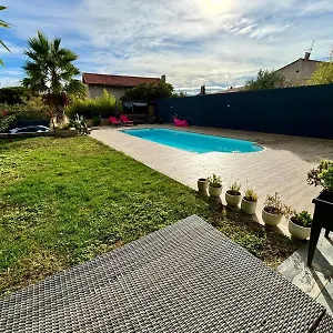 Prive Attenant Piscine Appartement Marseille